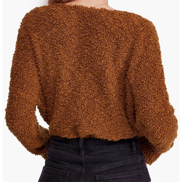 Free people popcorn crop sweater in pink - Picture 2 of 5